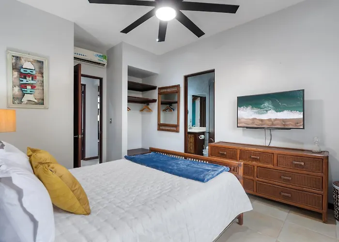 Modern Island-themed With Floor-to-ceiling Windows & Garden And Pool Views Within Walking Distance Of The * Coco